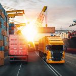 transporte-logistica-buque-carga-contenedores-avion-carga_37416-150